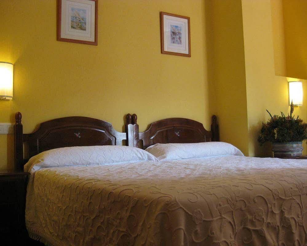 Los Acebos Cangas กังกัส เด โอนิส ภายนอก รูปภาพ